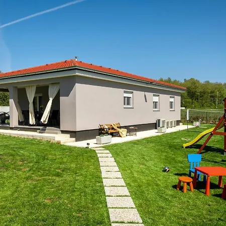 Gorgeous In Radeki Glavica بيت للعطل Loborika